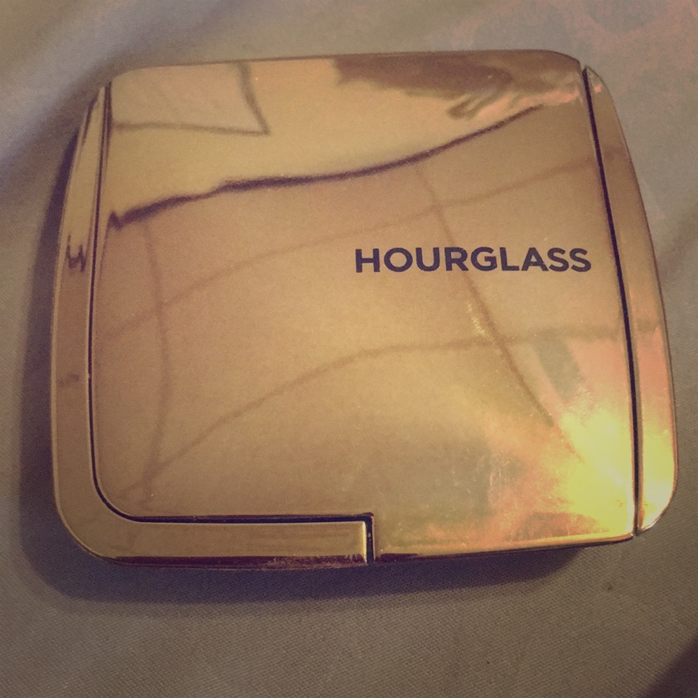 HOURGLASS AMBIENT BRONZER RADIANT BRONZE LIGHT
